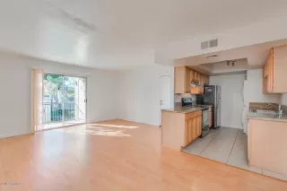 Photo #5: 6016404 Listing