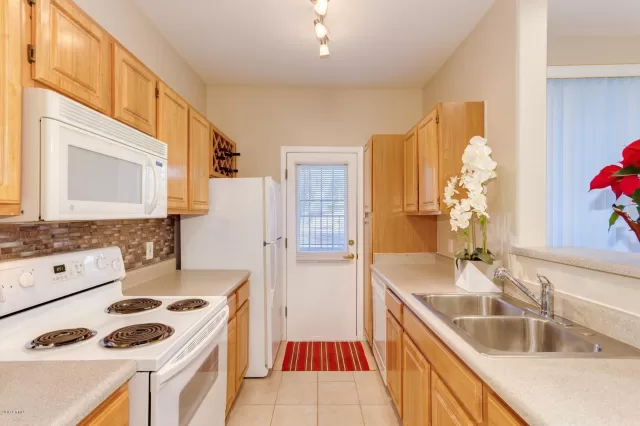 MLS: 6016526 Condo For Sale