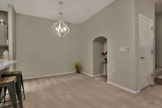 Photo #5: 6016613 Listing