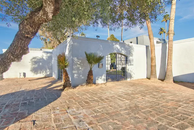 MLS: 6016622 Condo For Sale