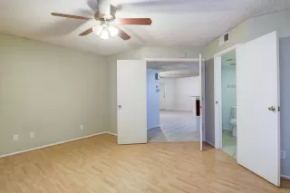 Photo #5: 6017086 Listing