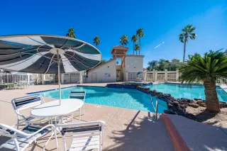 Photo #4: 6017397 Listing