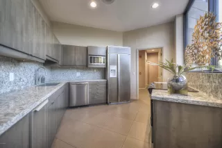 Photo #5: 6017872 Listing