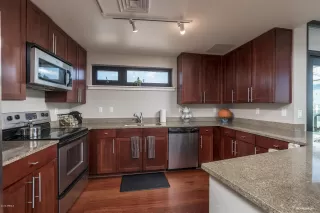 Photo #5: 6017927 Listing