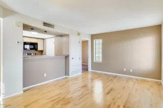 Photo #5: 6018232 Listing