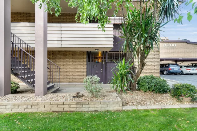 MLS: 6018790 Condo For Sale