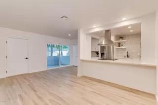 Photo #2: 6019084 Listing 