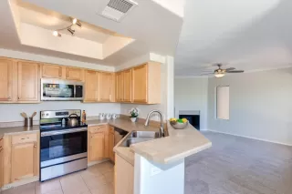 Photo #5: 6019404 Listing