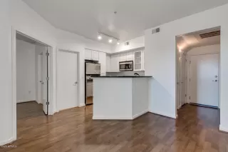 Photo #6: 6019436 Listing