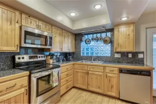 Photo #4: 6021247 Listing