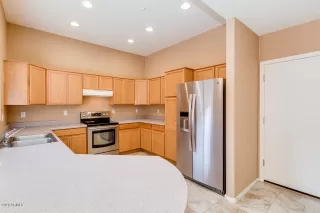 Photo #6: 6021357 Listing