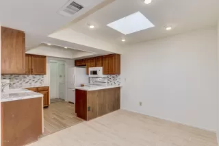 Photo #6: 6021727 Listing