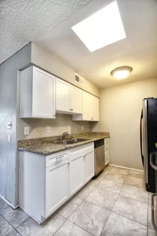 Photo #5: 6021829 Listing 