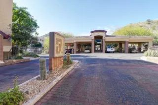 Photo #5: 6021885 Listing