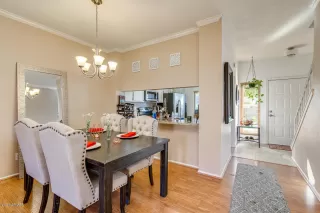 Photo #5: 6021917 Listing