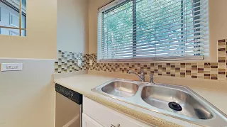 Photo #5: 6022374 Listing