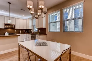 Photo #6: 6022700 Listing