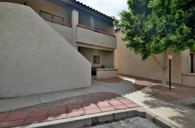 MLS: 6022988 Condo For Sale