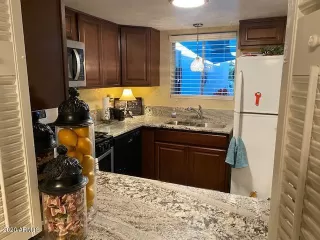 Photo #5: 6023072 Listing