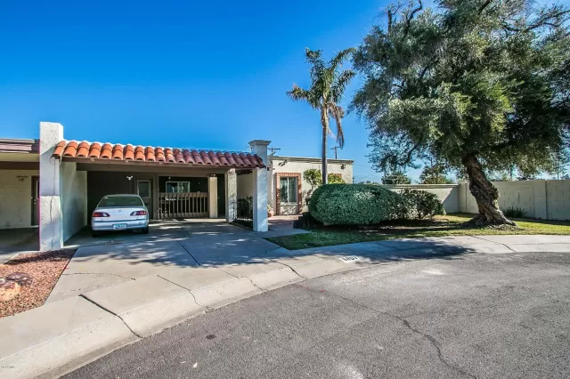 MLS: 6023631 Condo For Sale