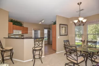 Photo #5: 6024224 Listing