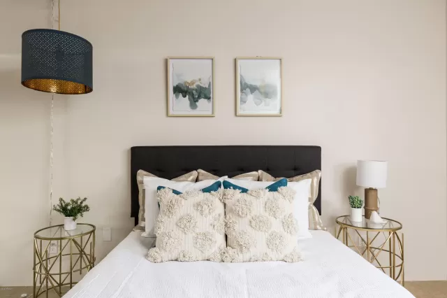 MLS: 6024368 Condo For Sale