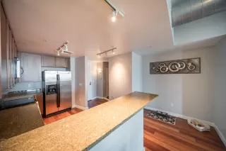 Photo #6: 6024494 Listing