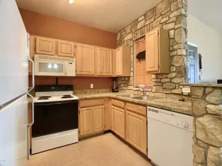 Photo #6: 6024496 Listing