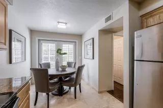 Photo #4: 6024702 Listing