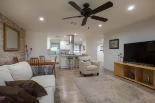 Photo #4: 6025059 Listing