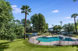 Photo #5: 6025059 Listing