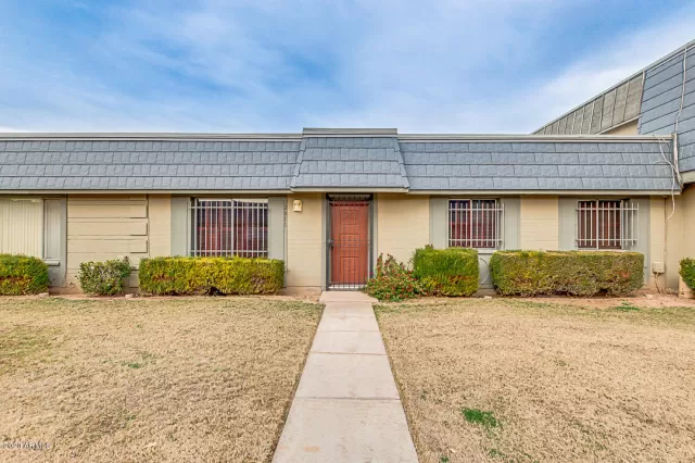 MLS: 6025175 Condo For Sale