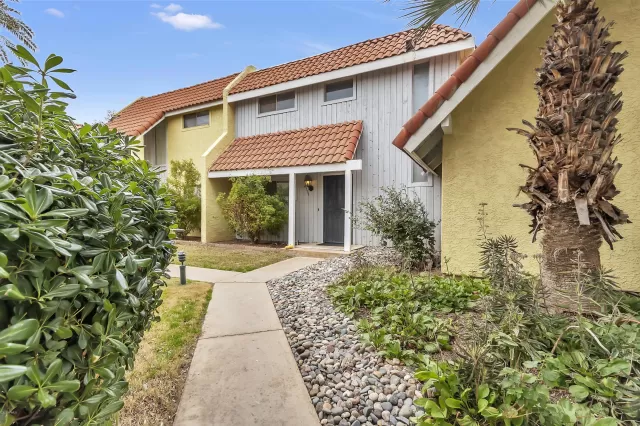 MLS: 6025191 Condo For Sale