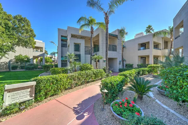 MLS: 6025687 Condo For Sale