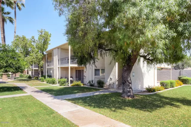 MLS: 6026154 Condo For Sale