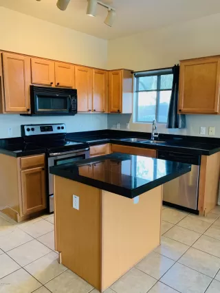 Photo #6: 6026532 Listing