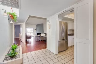 Photo #5: 6026942 Listing