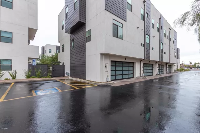 MLS: 6027315 Condo For Sale