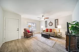 Photo #3: 6027379 Listing