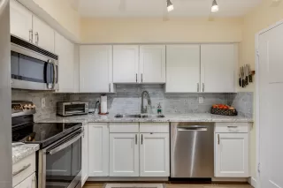 Photo #5: 6027442 Listing