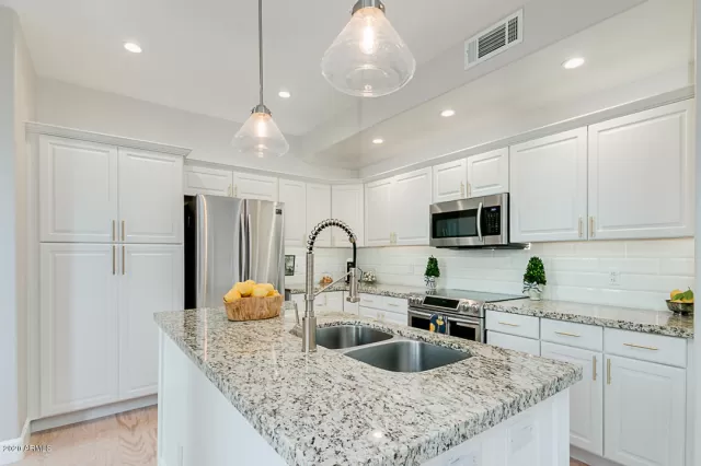 MLS: 6027579 Condo For Sale