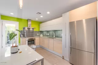 Photo #6: 6027816 Listing