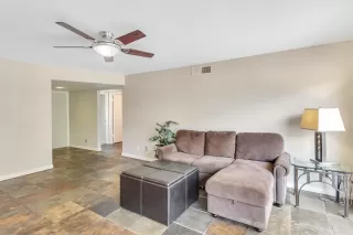 Photo #6: 6028009 Listing