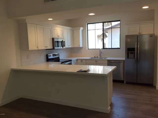 MLS: 6028166 Condo For Sale