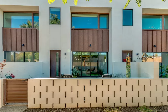 MLS: 6028239 Condo For Sale