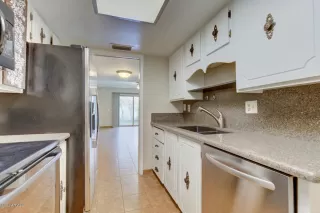 Photo #6: 6028729 Listing