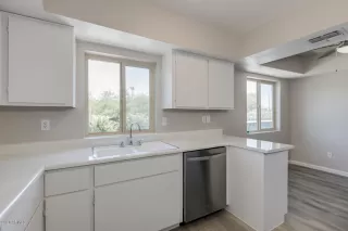 Photo #5: 6029359 Listing