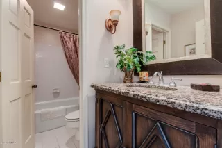 Photo #5: 6029892 Listing