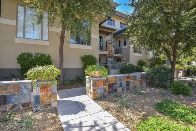 MLS: 6030642 Condo For Sale