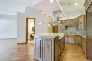 Photo #2: 6030691 Listing